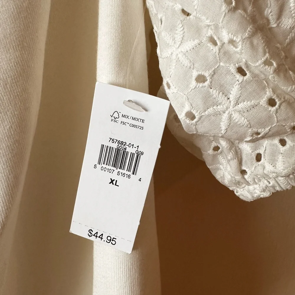 NWT Modern Eyelet Puff Sleeve Sweetheart T-Shirt - Picture 6 of 7